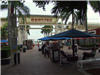 Draußen vor dem Bayside Market Place Shopping Miami